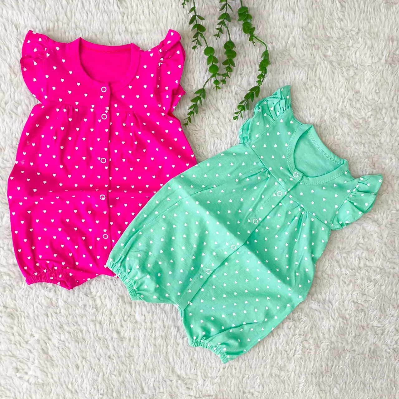 رامپر نوزادی دخترانه طرح قلبی آستین بالکدار جنس پنبه سوپر