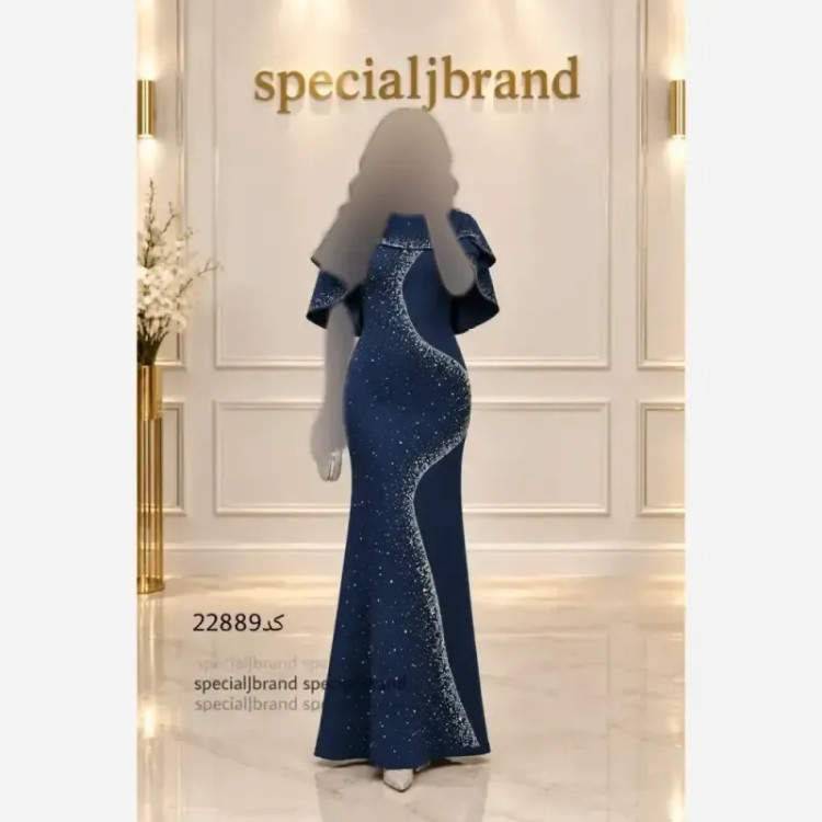 ماکسی مجلسی بهاره جنس غواصی گرم بالا شنل دار رنگ مشکی و سرمه ای