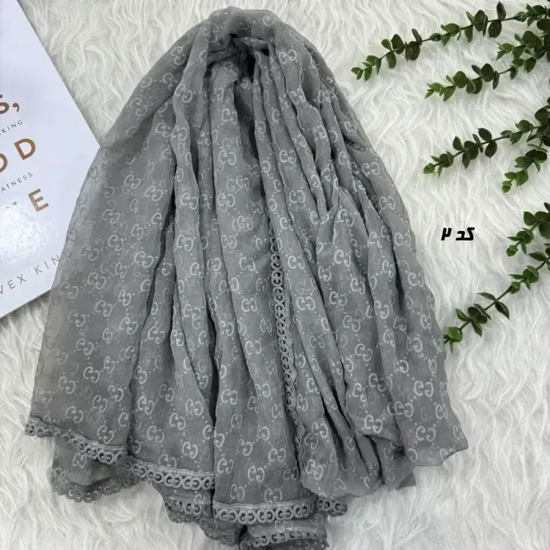 شال حریر مجلسی طرح گوچی قواره 190 در 80 سانتیمتر کد 1964